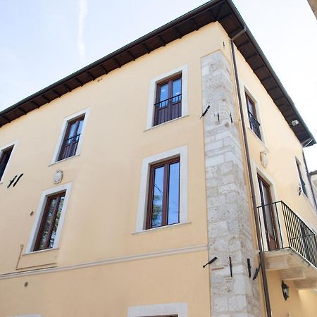 Dimora Del Sole - Intero Appartamento L'Aquila Eksteriør billede